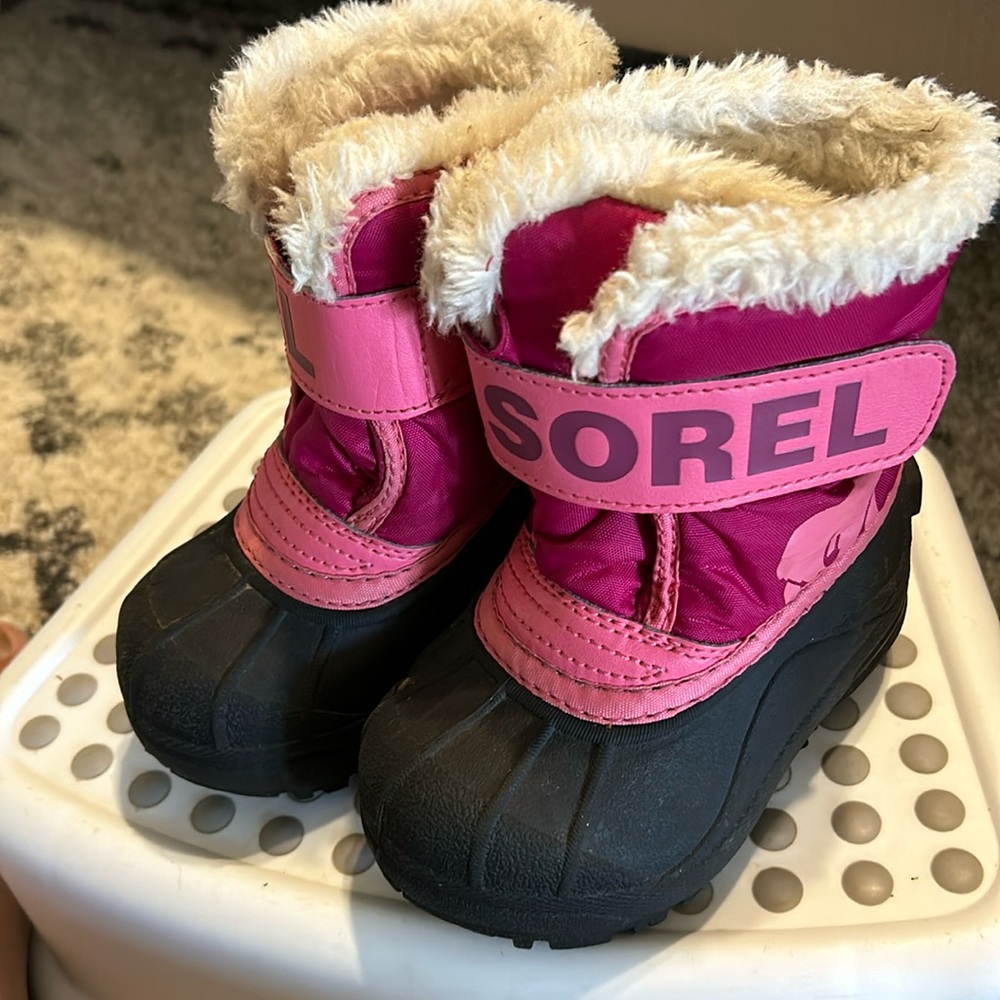 Great condition toddler Sorel snow boots